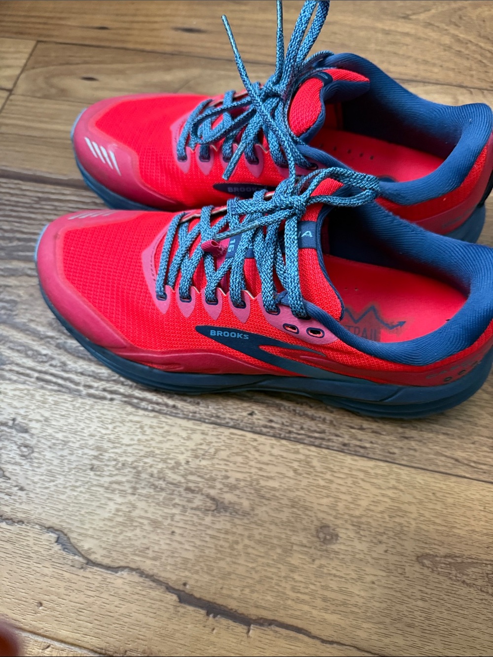 Brooks Bright Red Sneakers with Navy Detailing